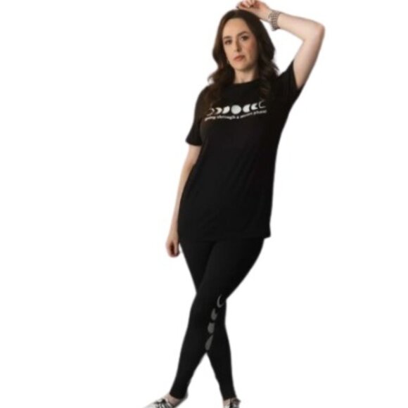LuLaRoe Womens Rivkah Going Through A Moon Phase Graphic T-Shirt Tee Plus 3X New - Picture 2 of 2